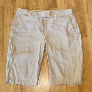 New York size 6 linen blend Women's Tan Shorts Bermuda